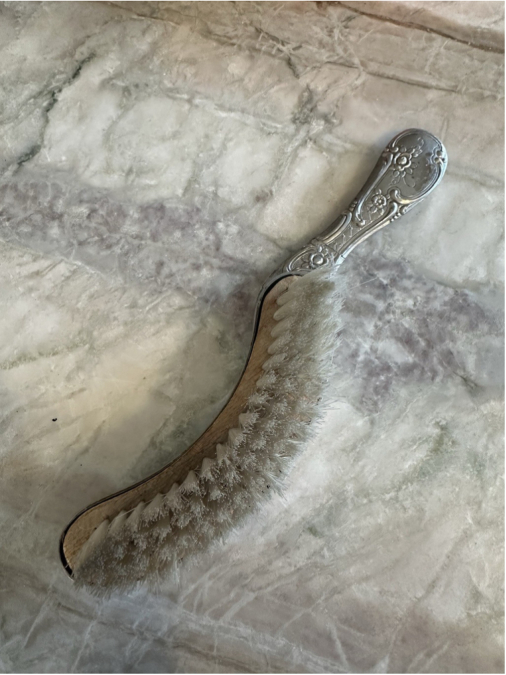 Antique Vintage Art Nouveau Victorian Silver Plate Clothes Brush Valet Ornate - Picture 2 of 3